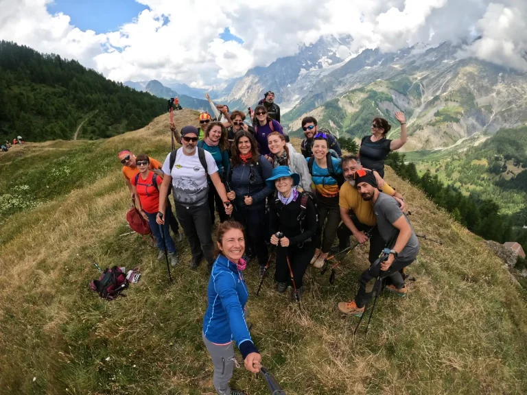 Tour du Mont Blanc φωτογραφία εξωφύλλου από πεζοπορική εκδρομή με το BackpackOnGreece