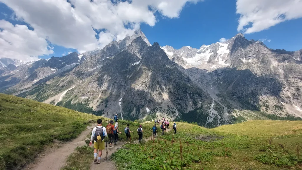 backpackongreece-image-tour-du-mont-blanc-vol3-grand-jorasses-hike-4
