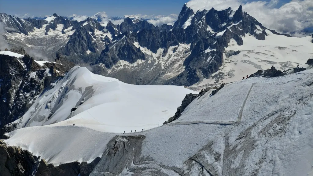 backpackongreece-image-tour-du-mont-blanc-vol3-rope-team-mont-blanc-9