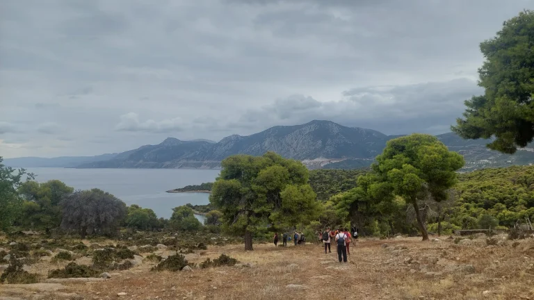 Μονή Πολεμάρχας Επίδαυρος. Φωτογραφία εξωφύλλου από πεζοπορική εκδρομή στη Μονή Πολεμάρχας Επίδαυρος με το BackpackOnGreece