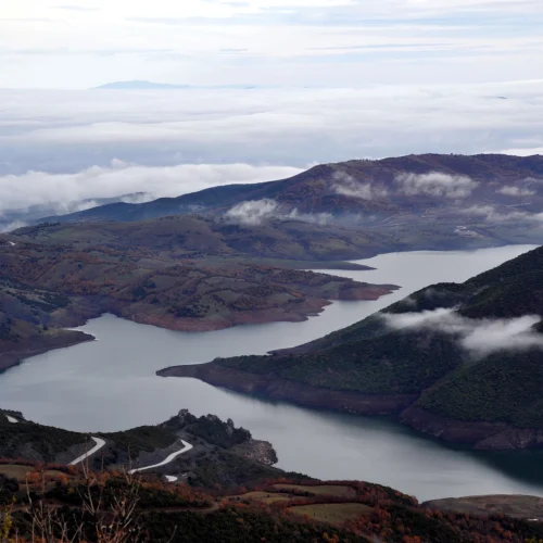 Φωτογραφία εξωφύλλου από πεζοπορική εκδρομή στα Λουτρά Σμοκόβου με το BackpackOnGreece