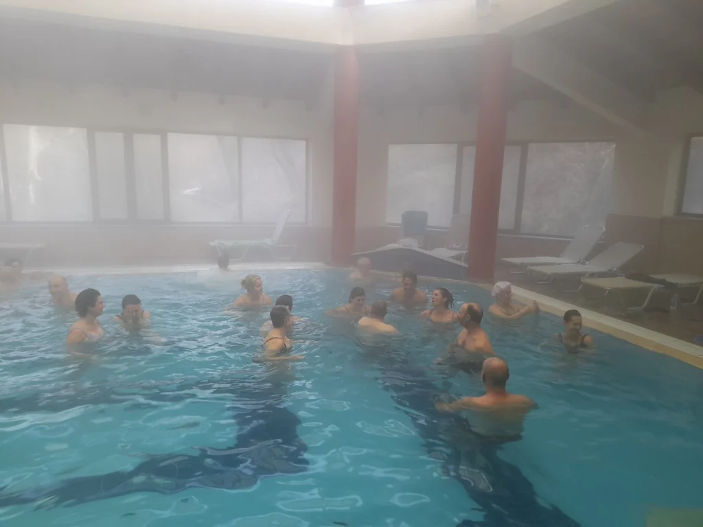 backpackongreece-image-loutra-smokovou-kastro-menelaidos-2026-09