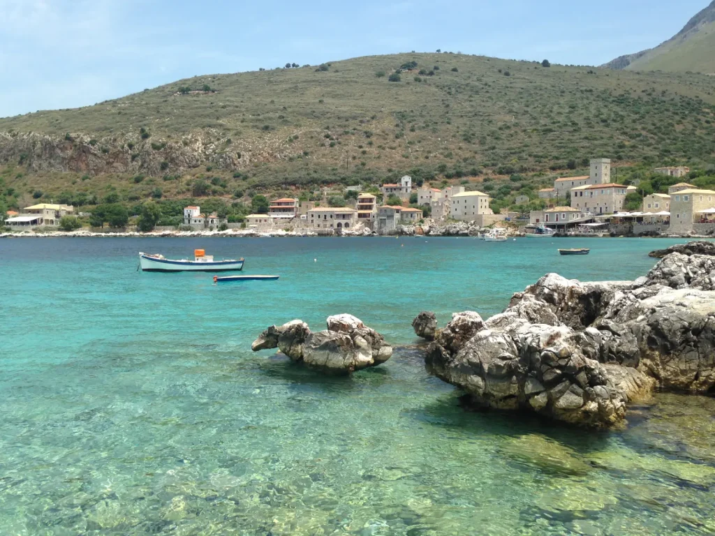 backpackongreece-image-mani-tainaro-vatheia-areopoli-2026-05