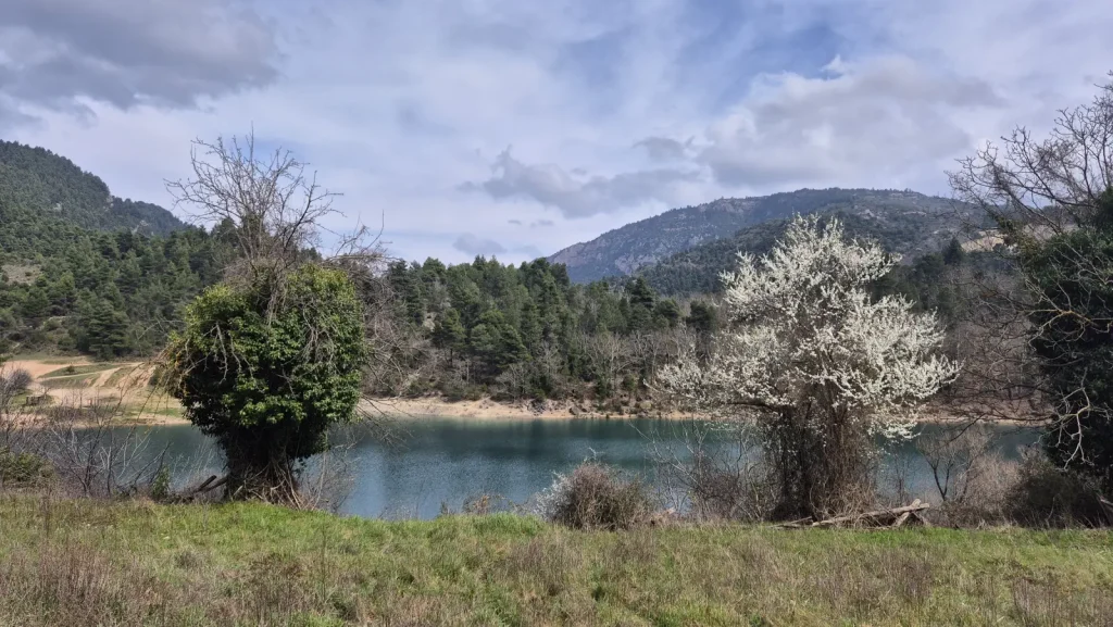 backpackongreece-image-peristera-limni-tsivlou-2026-06