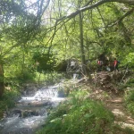 Μικρός καταρράκτης στον Υδροβιότοπο Τζιρού με το BackpackOnGreece