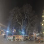 Το Μέτσοβο ντυμένο στα γιορτινά. Χριστουγεννιάτικος στολισμός στο κέντρο του Μετσόβου