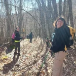 Δροσερό πρωινό, καλή διάθεση και χαμόγελα. Χαμόγελα της ομάδας σε ηλιόλουστο χειμωνιάτικο πρωινό στο μονοπάτι