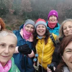 Μικρές στιγμές που μένουν μεγάλες. Αγαπημένα μέλη της ομάδας βγάζουν selfie μέσα στο χειμερινό δάσος