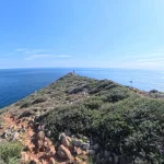 Το τέλος της διαδρομής στο Ταίναρο, εκεί που τελειώνει η στεριά. Ακρωτήριο Ταίναρο στη Μάνη με μονοπάτι πεζοπορίας προς το νοτιότερο σημείο της Ελλάδας