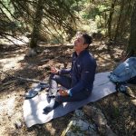 Φωτογραφία εξωφύλλου από πεζοπορία και yoga στην Πάρνηθα με το BackpackOnGreece