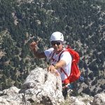 Φωτογραφία εξωφύλλου από αναρρίχηση και πεζοπορία στα Χτένια Αρτεμησίου με το BackpackOnGreece