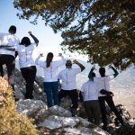 Παρνασσός – Πεζοπορία στο Κωρύκειον Άντρο με το BackpackOnGreece Φωτογραφία εξωφύλλου από πεζοπορία στο Κωρύκειον Άντρο στον Παρνασσό με το BackpackOnGreece